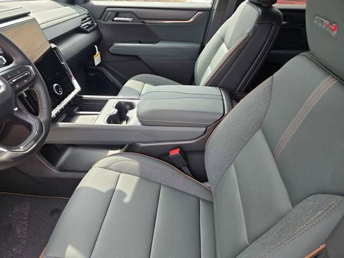 New 2026 GMC Acadia AT4 image 18