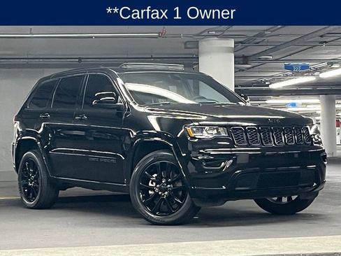 Used 2021 Jeep Grand Cherokee Laredo X AWD/4WD image 3