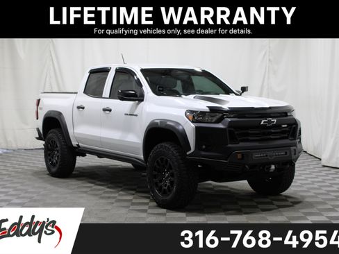 Used 2023 Chevrolet Colorado Trail Boss w/ Technology Package AWD/4WD image 1