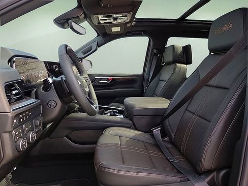 New 2026 Chevrolet Tahoe High Country AWD/4WD image 17