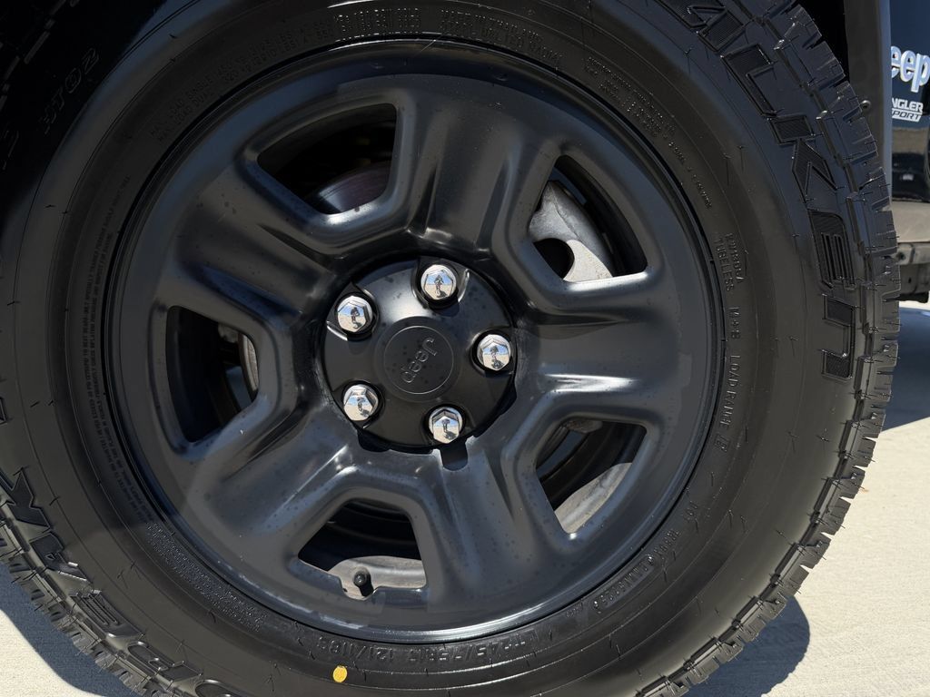 Used 2021 Jeep Wrangler Sport AWD/4WD image 9