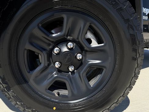 Used 2021 Jeep Wrangler Sport AWD/4WD image 9