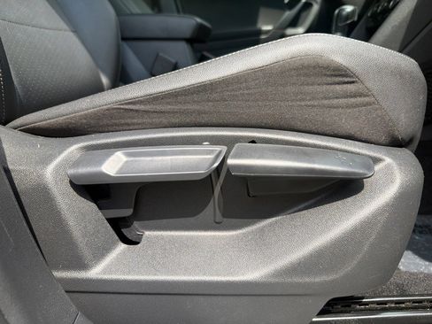 Used 2019 Volkswagen Tiguan SEL R-Line FWD image 31