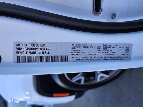 Used 2023 Jeep Wagoneer L Series III image 34