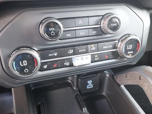 Certified 2025 Ford Bronco Badlands AWD/4WD image 23