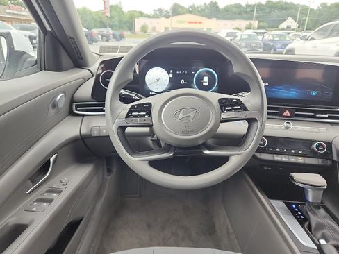 Certified 2024 Hyundai Elantra SEL FWD image 10