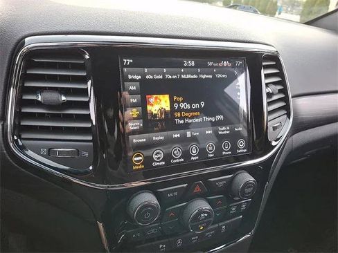 Certified 2019 Jeep Grand Cherokee Laredo image 17