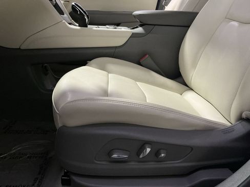 Used 2025 Cadillac XT6 Premium Luxury w/ LPO, Floor Liner Package AWD/4WD image 15