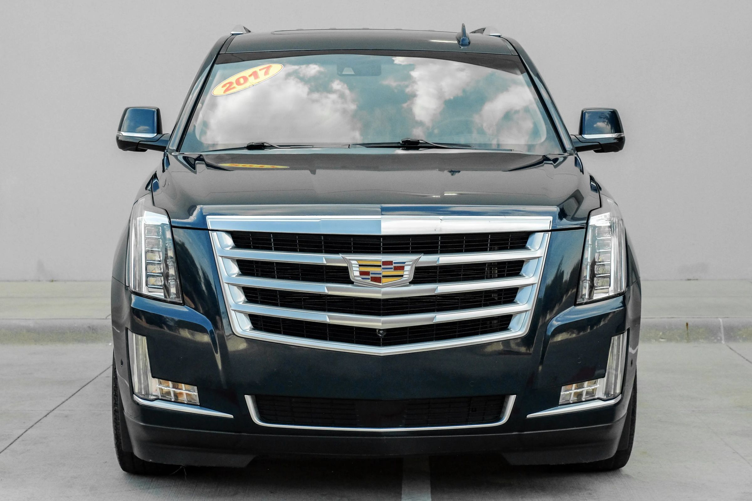 Used 2017 Cadillac Escalade Premium Luxury AWD/4WD image 6