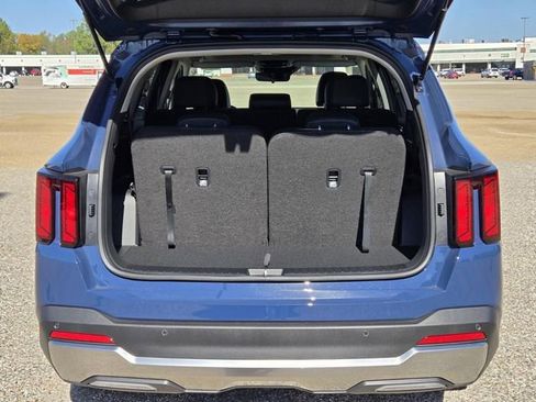 New 2026 Kia Sorento S w/ S Panoramic Sunroof Package image 7