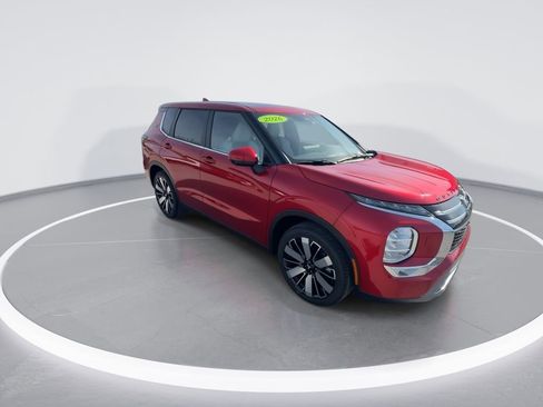 New 2026 Mitsubishi Outlander SE AWD/4WD image 2