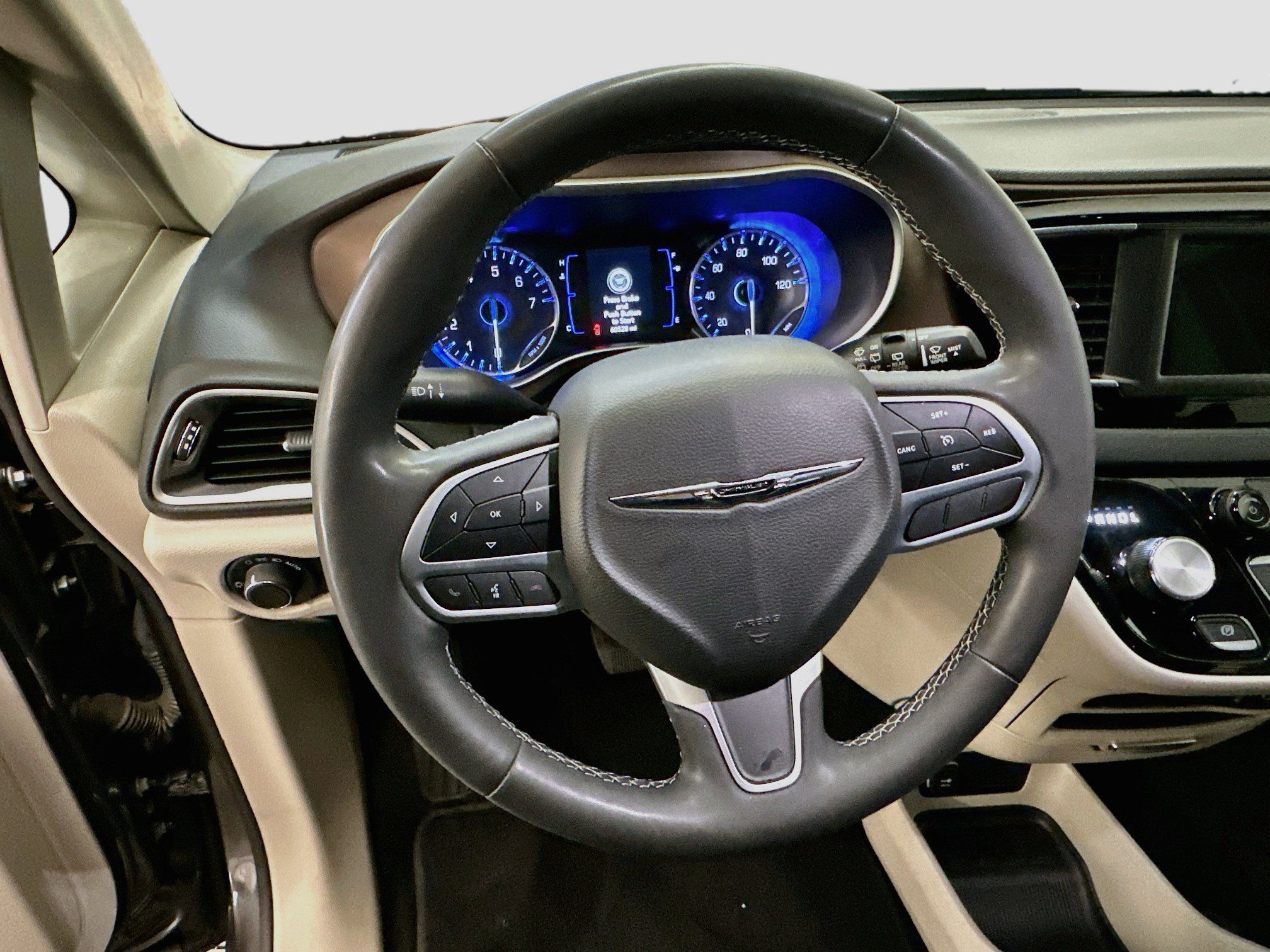 Used 2023 Chrysler Voyager LX FWD image 18