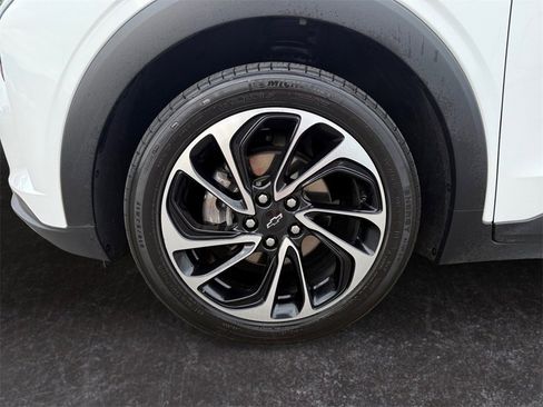 Used 2023 Chevrolet Bolt EUV Premier image 9