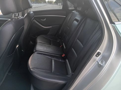 Used 2015 Hyundai Elantra GT w/ Option Group 02 FWD image 12