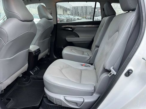 Used 2021 Toyota Highlander Platinum image 15