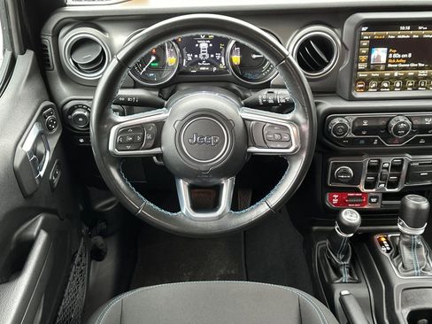 Used 2022 Jeep Wrangler Unlimited Rubicon 4xe image 17