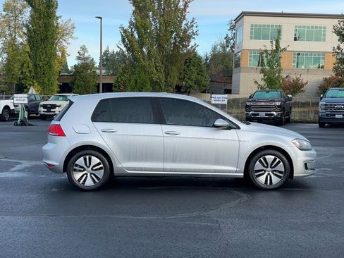 Used 2016 Volkswagen e-Golf SEL Premium image 2