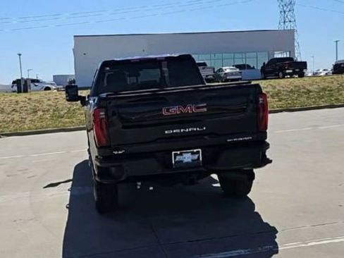 Used 2024 GMC Sierra 2500 Denali AWD/4WD image 7