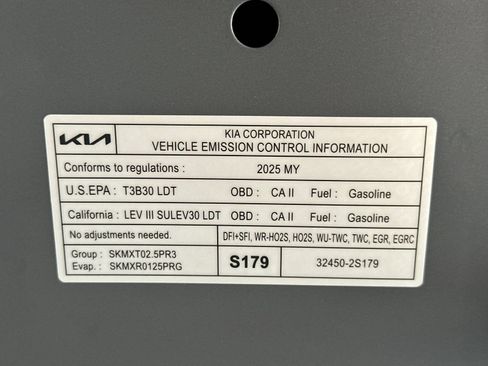 Used 2025 Kia Sportage EX w/ Premium Package FWD image 37