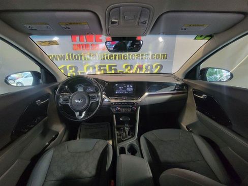 Used 2020 Kia Niro LXS image 14