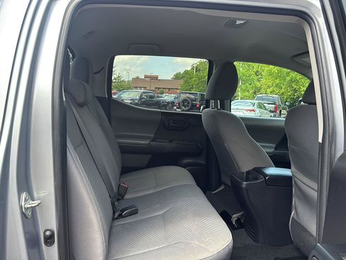 Used 2020 Toyota Tacoma SR AWD/4WD image 17