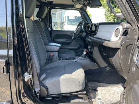 Used 2024 Jeep Wrangler Sport S w/ Convenience Group image 11