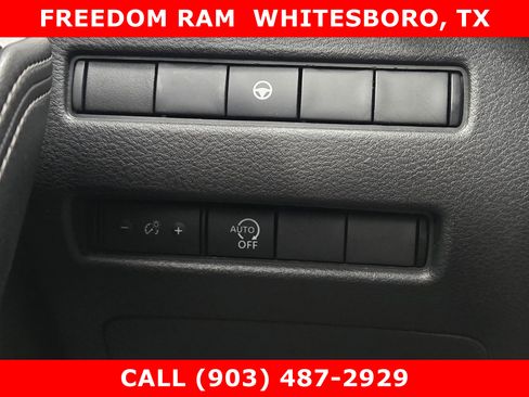 Used 2023 Nissan Rogue SV image 16