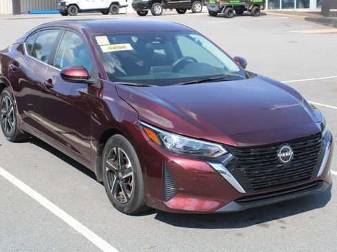 Used 2024 Nissan Sentra SV FWD image 3