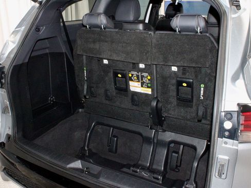 Used 2022 Toyota Sienna XSE image 16