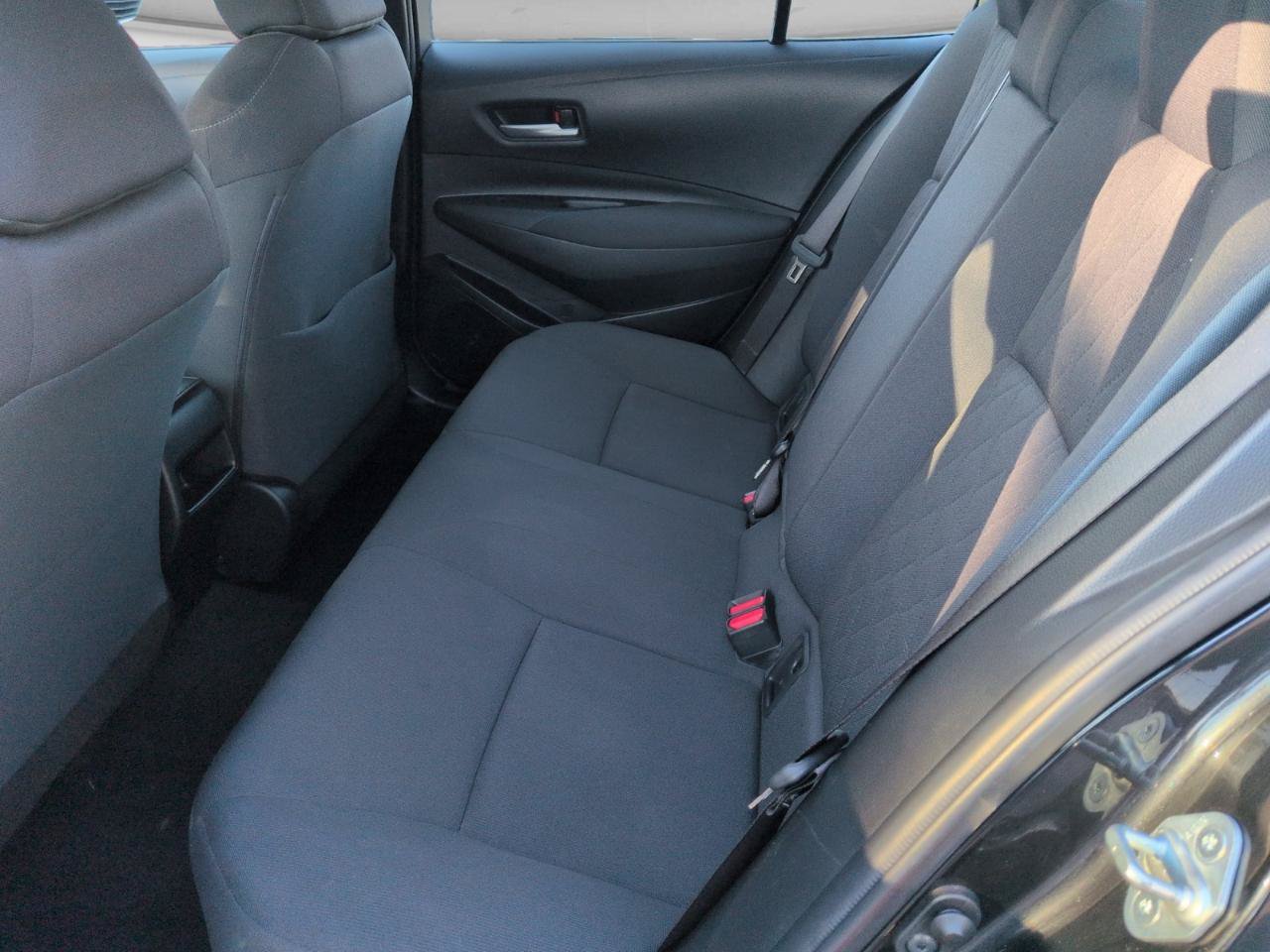 Used 2020 Toyota Corolla LE FWD image 28