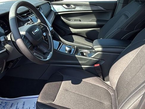 New 2025 Jeep Grand Cherokee Laredo image 26