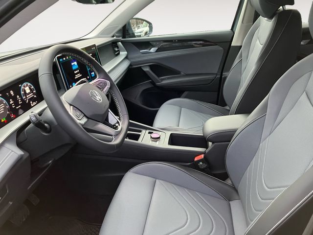 Certified 2026 Volkswagen Tiguan SE AWD/4WD image 9