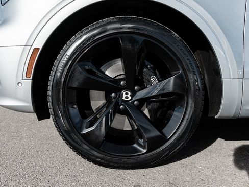 Certified 2023 Bentley Bentayga Extended Wheelbase AWD/4WD image 6