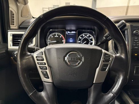 Used 2018 Nissan Titan SL w/ Chrome Package image 30