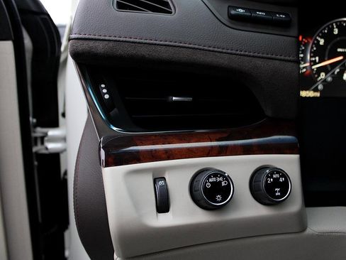 Used 2015 Cadillac Escalade ESV Luxury image 11