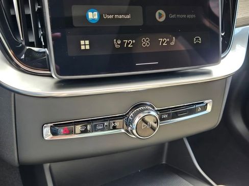 New 2026 Volvo XC90 B6 Plus w/ Protection Package Premier image 18