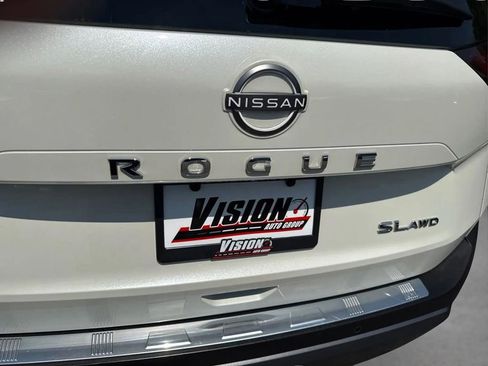 Used 2022 Nissan Rogue SL w/ SL Premium Package image 15