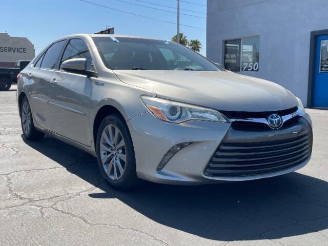 Used 2017 Toyota Camry XLE w/ Moonroof Package FWD image 1
