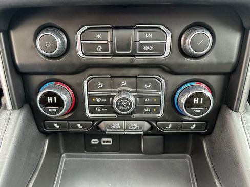 Used 2023 Chevrolet Tahoe Z71 w/ Luxury Package image 36