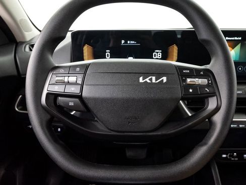 Used 2025 Kia K4 FWD image 12