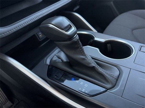 Used 2023 Toyota Highlander LE image 19