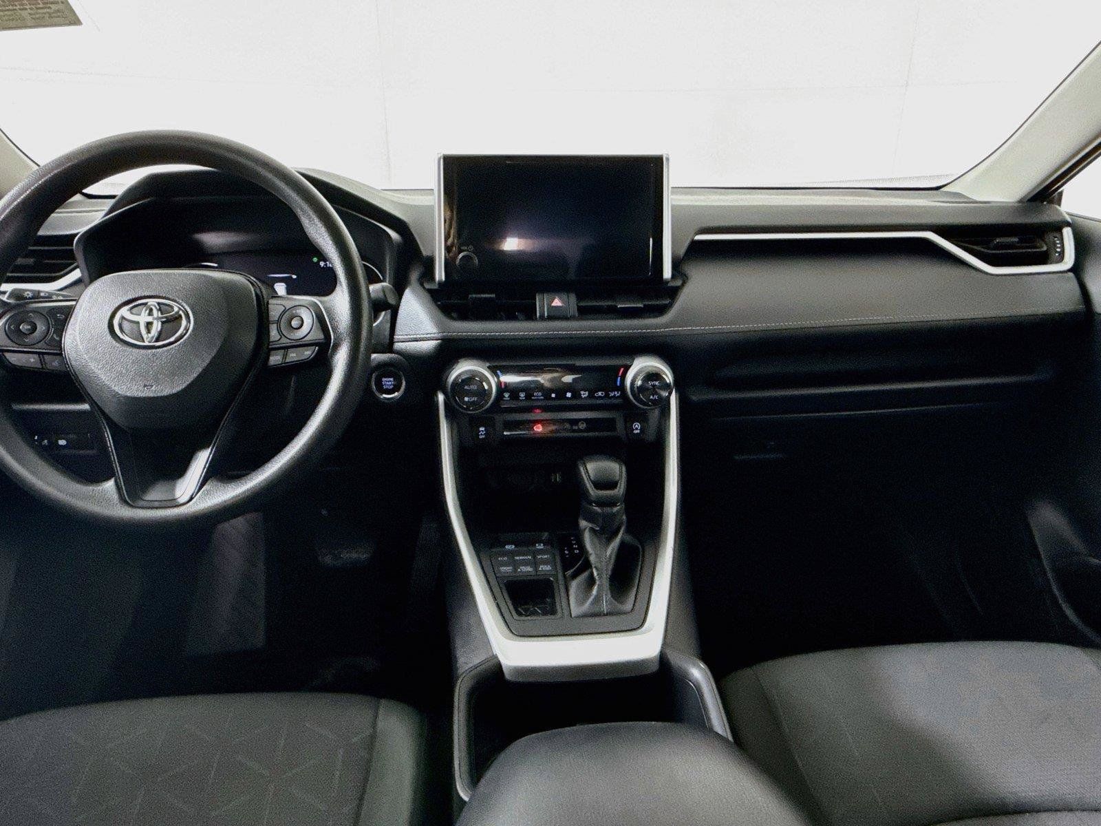 Used 2025 Toyota RAV4 XLE AWD/4WD image 29