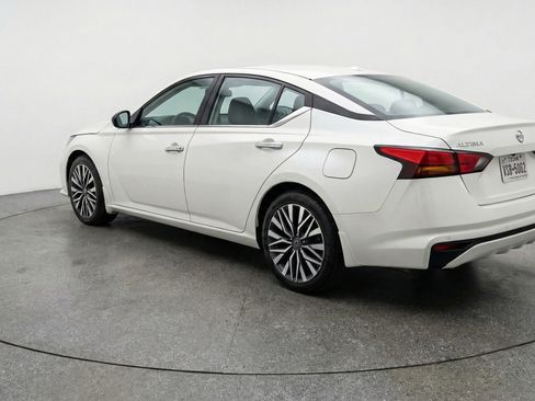 Used 2025 Nissan Altima 2.5 SV image 6
