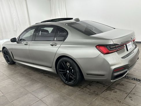Used 2022 BMW 750i xDrive w/ Executive Package image 3