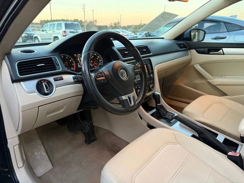 Used 2012 Volkswagen Passat 2.5 SE image 17