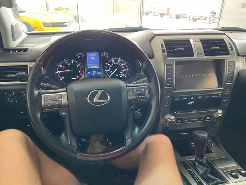 Used 2015 Lexus GX 460 image 36