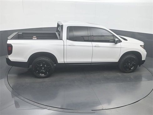 Used 2025 Honda Ridgeline Black Edition image 25