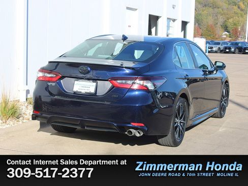 Used 2021 Toyota Camry SE w/ Convenience Package image 2