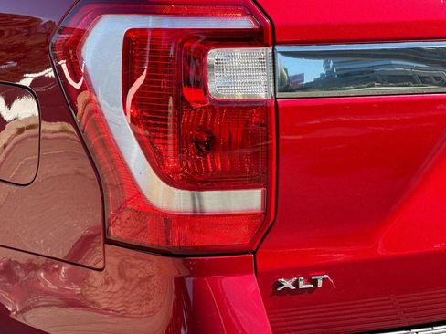 Used 2020 Ford Expedition XLT w/ Equipment Group 202A image 11