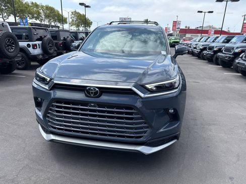Used 2025 Toyota Grand Highlander AWD Hybrid image 4